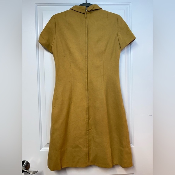 Vintage Elegant Mustard Short Sleeve Dress - Picture 3 of 8